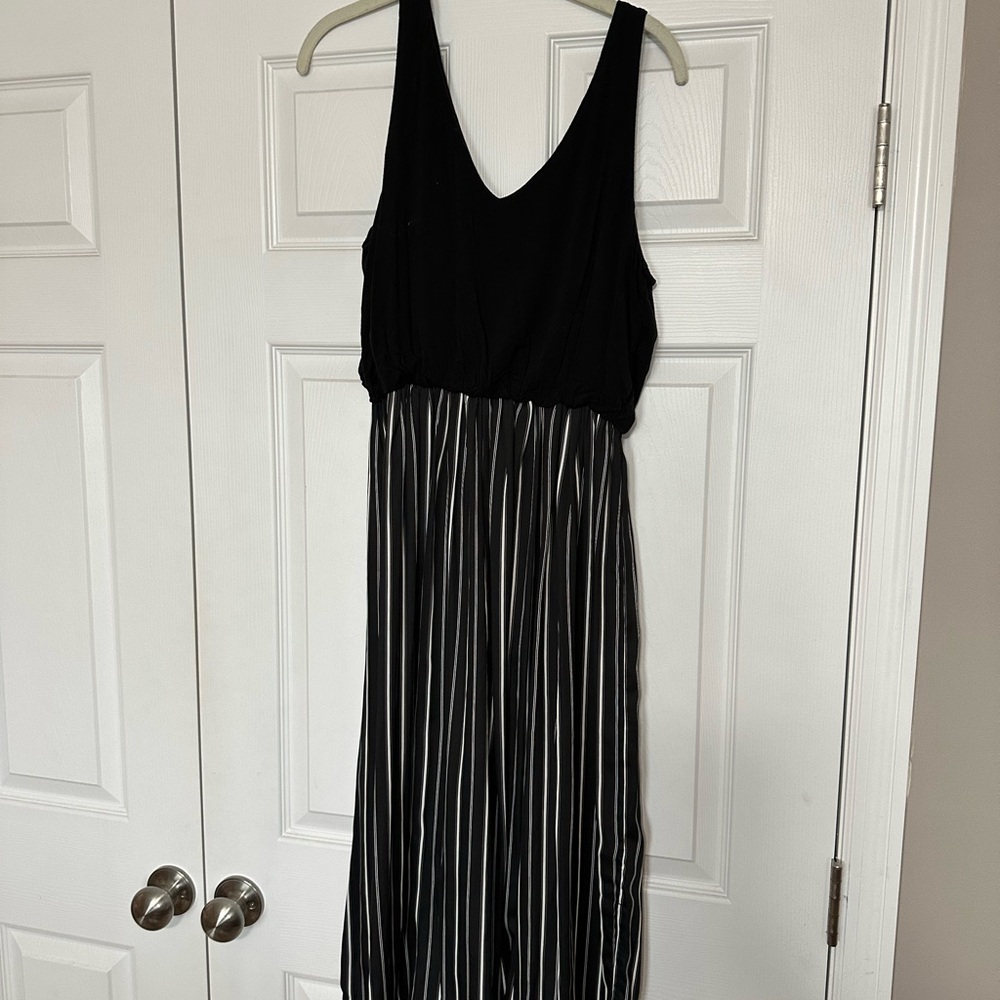 LOFT Black and White Pleated Maxi Sundress